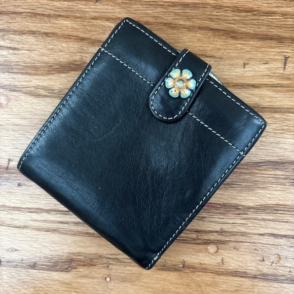 Brighton Wallet Black Leather Bifold Flower Clasp Vintage Y2K - Picture 1 of 10